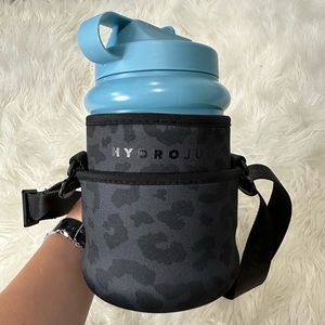 Mini 32oz Hydrojug with/ sleeve included